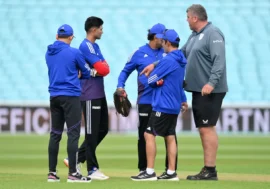 Lee Fortis with Gautam Gambhir, Shubman Gill, Sitanshu Kotak and Ajit Agarkar