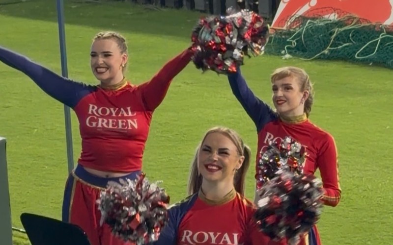 cheerleaders