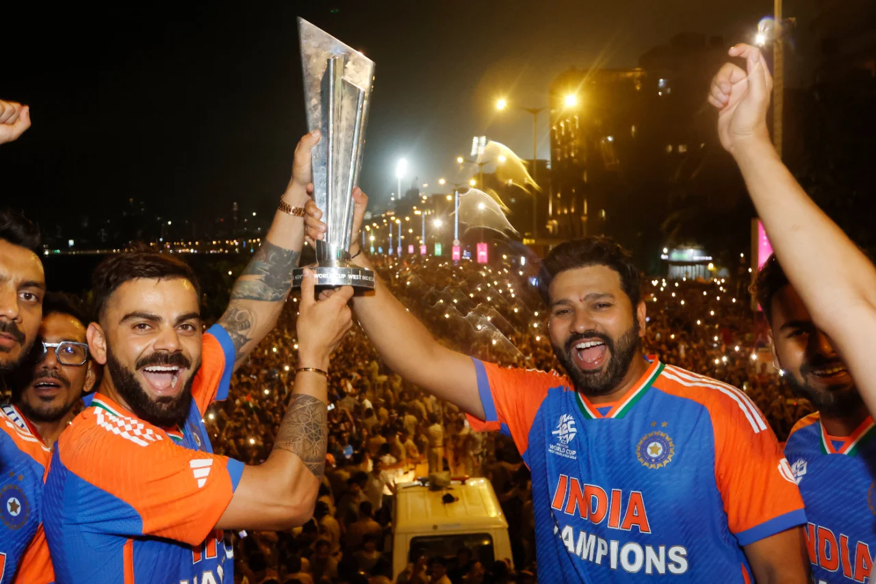 Virat Kohli and Rohit Sharma with the T20 World Cup trophy