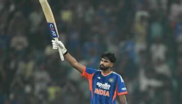 shreyas iyer scores his maiden T20I ton on Lucknow