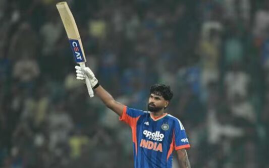 shreyas iyer scores his maiden T20I ton on Lucknow