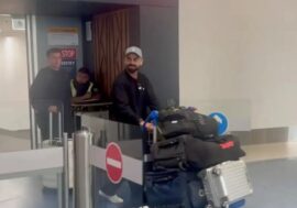 virat kohli turns on fans frenzy